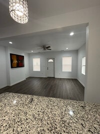 Building Photo - 515 Grove St