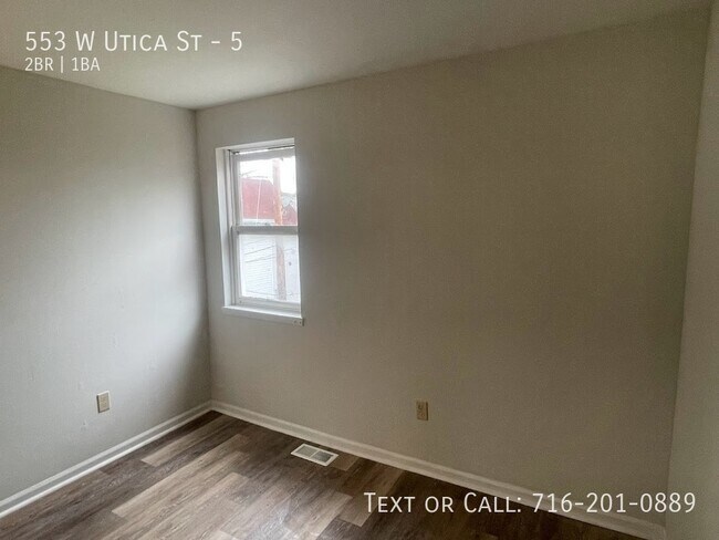 Building Photo - 553 W Utica St
