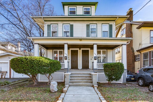 Building Photo - 1054 Hunterdon St
