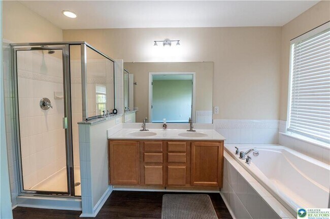 Building Photo - 8475 Putnam Ct