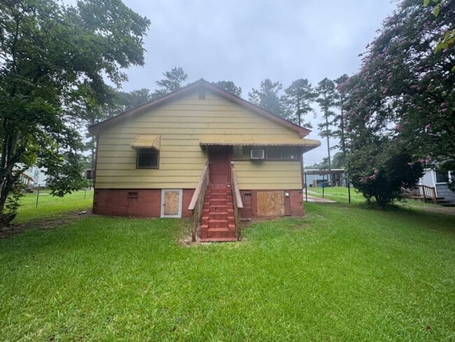 Building Photo - 143 Turner St
