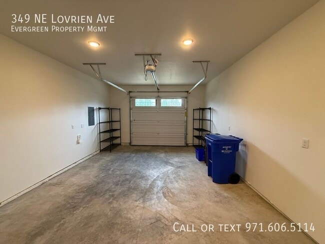 Building Photo - 349 NE Lovrien Ave
