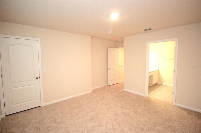 Building Photo - 121 Redbud Rd