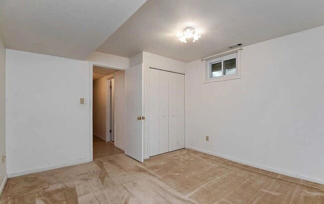 Building Photo - Single Family Home in Established Green Valley community available March 1st!