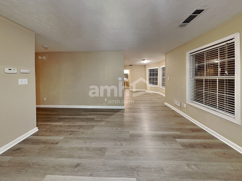 Building Photo - 3355 Brook Lea Dr