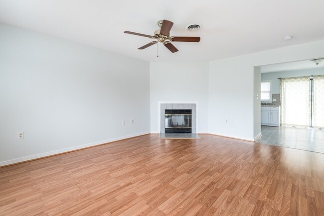 Building Photo - 2209 High Bush Cir