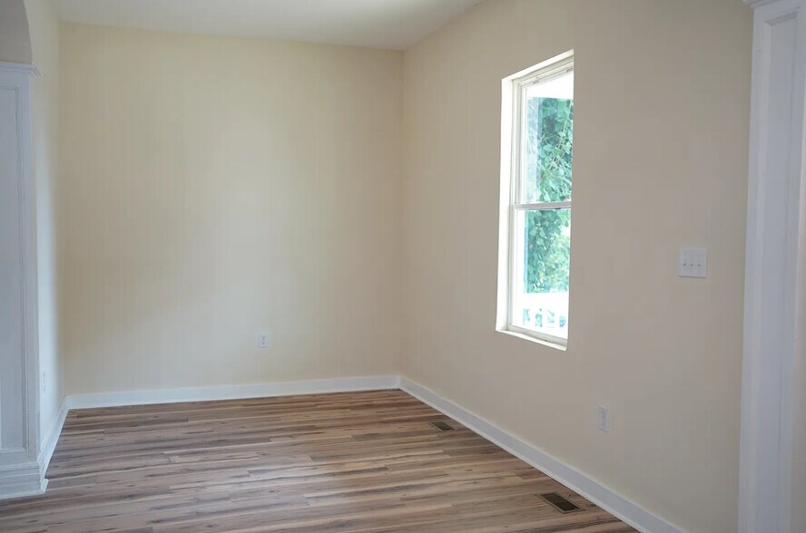 Bedroom 2 - 1101 Pierce St