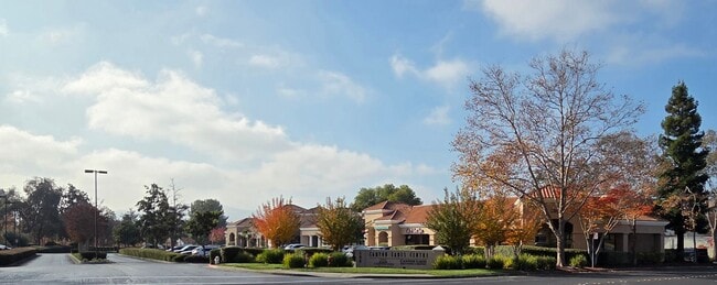 Building Photo - Large 2 Bedroom, 2 Bath Condo in San Ramon