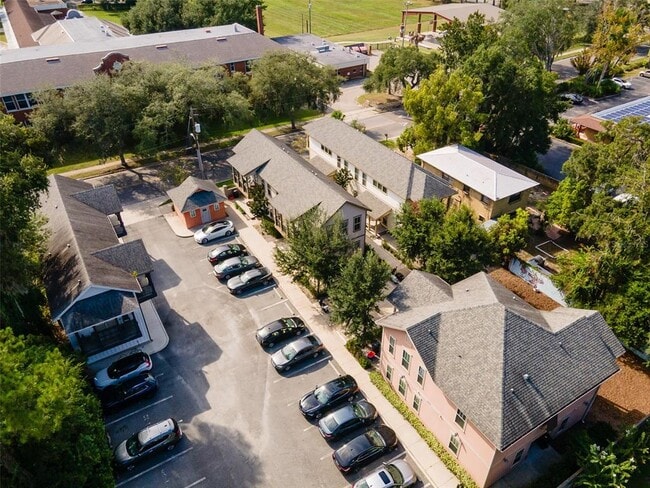 Building Photo - 711 NW 10th St