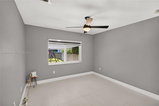 Building Photo - 533 Mokena Dr