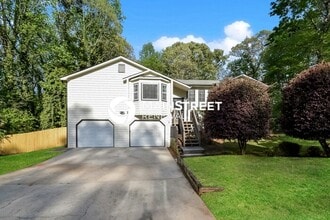 Building Photo - 4 Bedroom Pet-Friendly Home in Douglasville, GA with Main Street Renewal