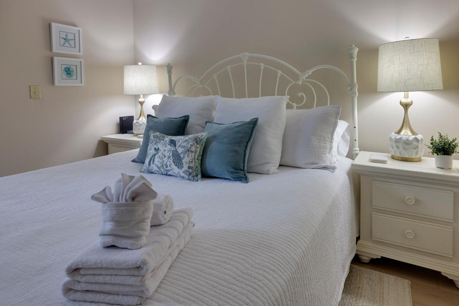 Building Photo - 45 Queens Folly Rd