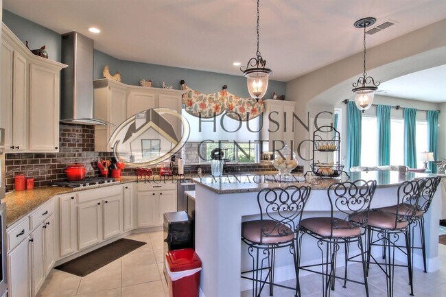 Building Photo - Serrano Executive 4bd/4.5ba Executive Home with Pool, Spa & 4-Car Garage!