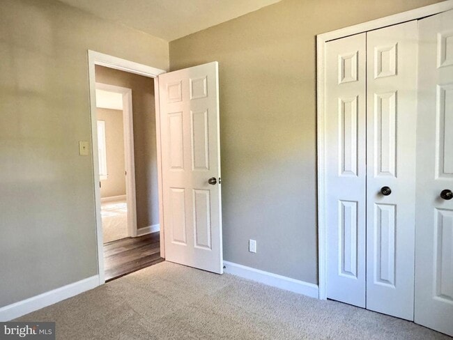 Building Photo - 2 Kelly Ct