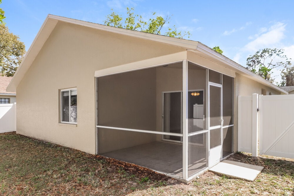 Building Photo - 10917 Freemont Dr