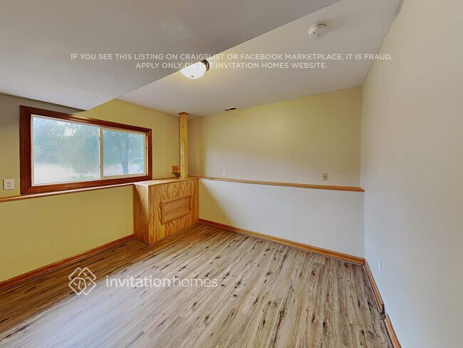Building Photo - 6701 N Bryant Ave