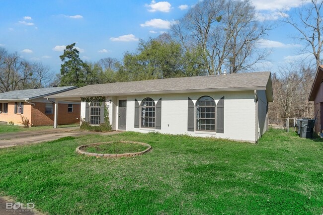 Building Photo - 1419 Teekell St