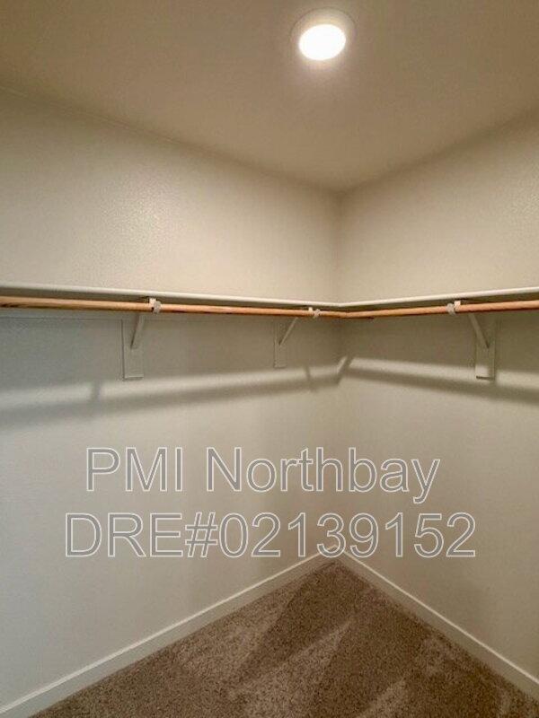 Building Photo - 109 Clownfish St