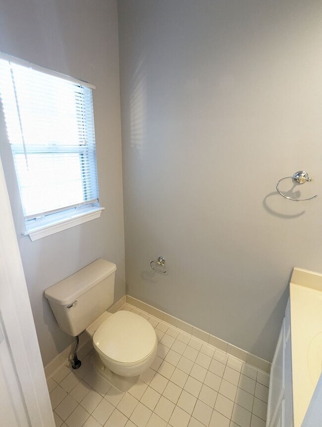 Building Photo - END UNIT townhouse in Ballenger Creek neig...