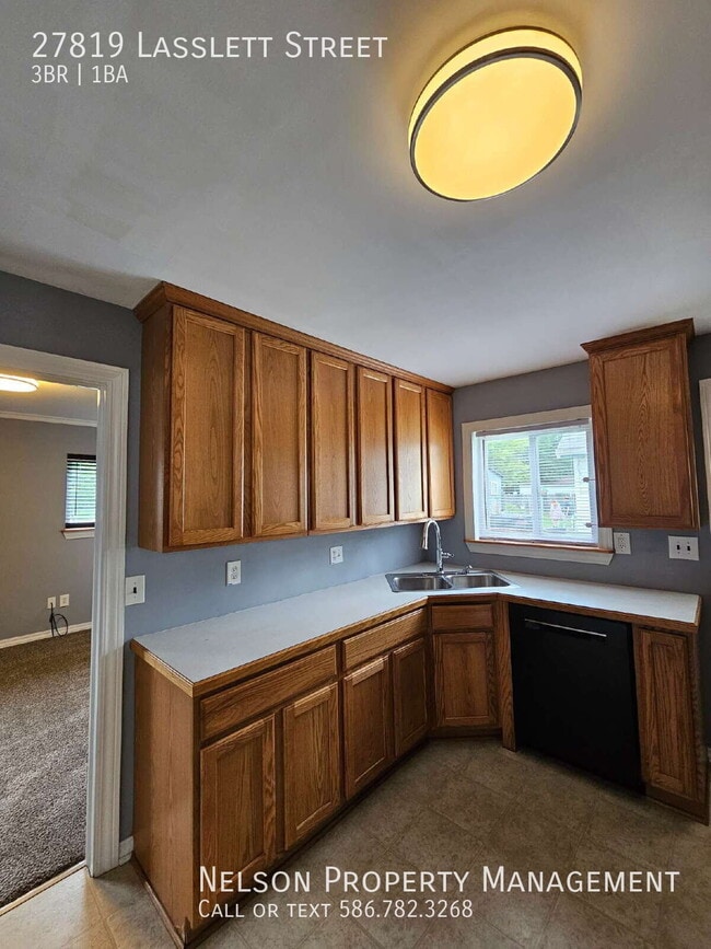 Building Photo - 27819 Lasslett St