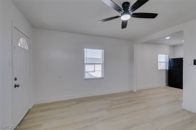 Building Photo - 254 W Basic Rd