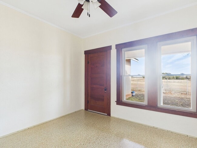 Building Photo - Beautiful Hill Country Farm House