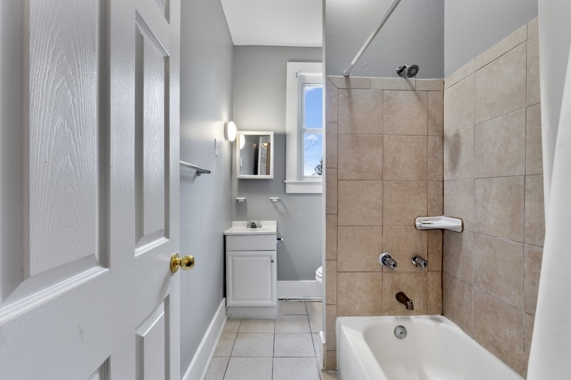 Building Photo - 1615 N Hilton St