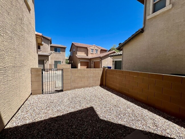 Building Photo - Nice 3 Bedroom Home in Sierra Morado