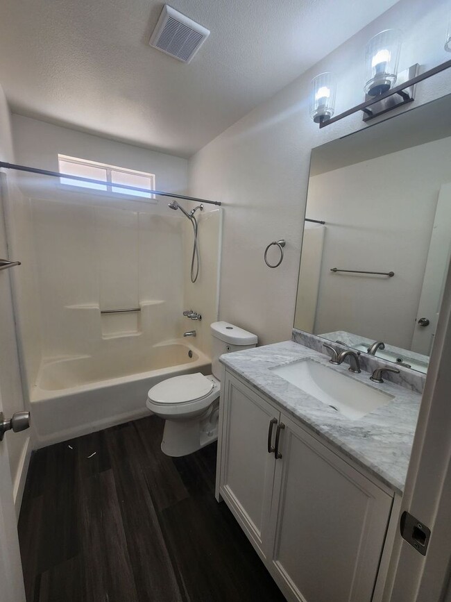 Building Photo - Newly Remodeled Two Bedroom Two Bath Home ...