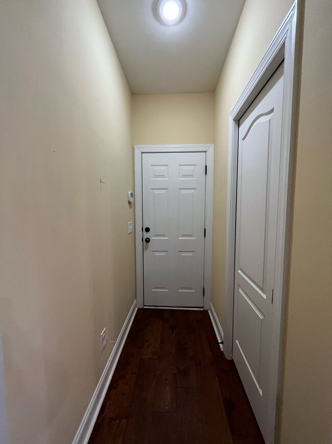 Building Photo - Riegel Pointe