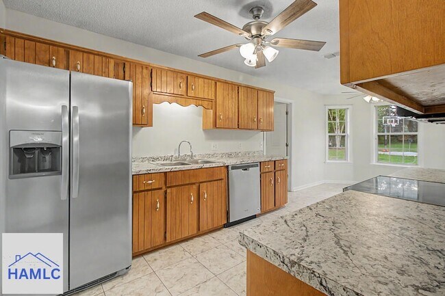 Building Photo - 340 McCumber Dr