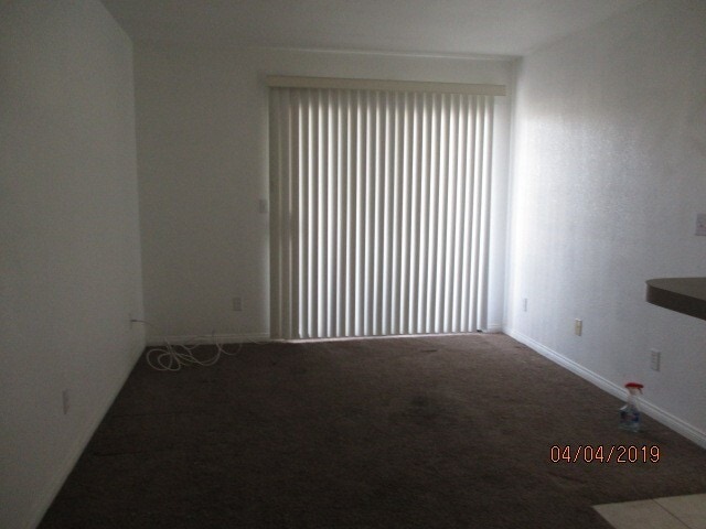 Building Photo - BEAUTIFUL  1 BED 1 BATH CONDO MINUTES FROM...