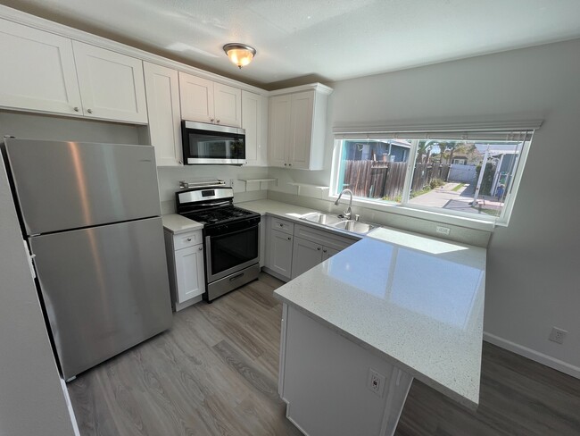 Kitchen - 4450 Berryman Ave