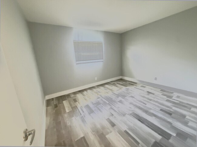 Building Photo - 1650 NW 52nd Ave