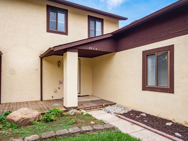 Building Photo - 8235-8237 Goldsmith Dr