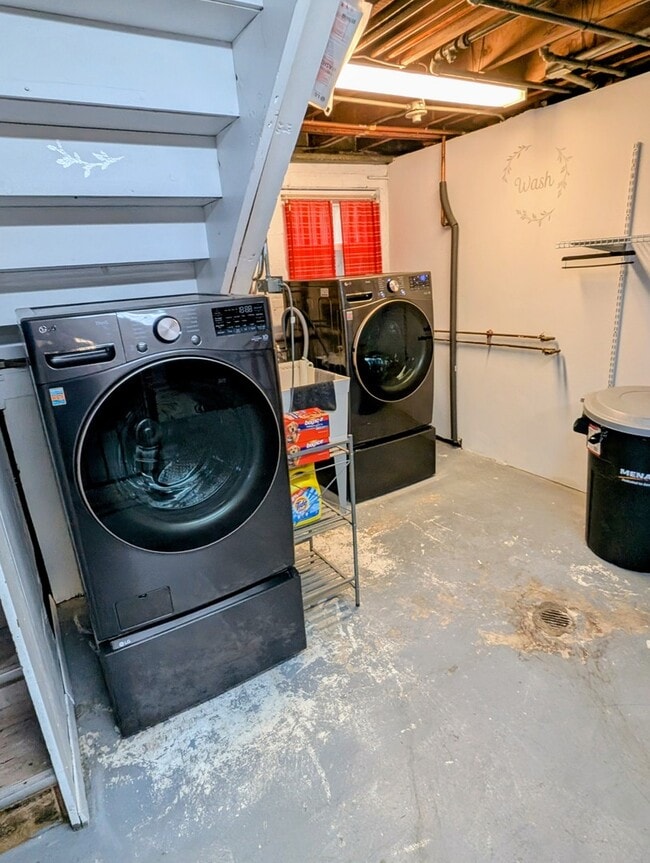 Building Photo - 1616 N 17th Ave