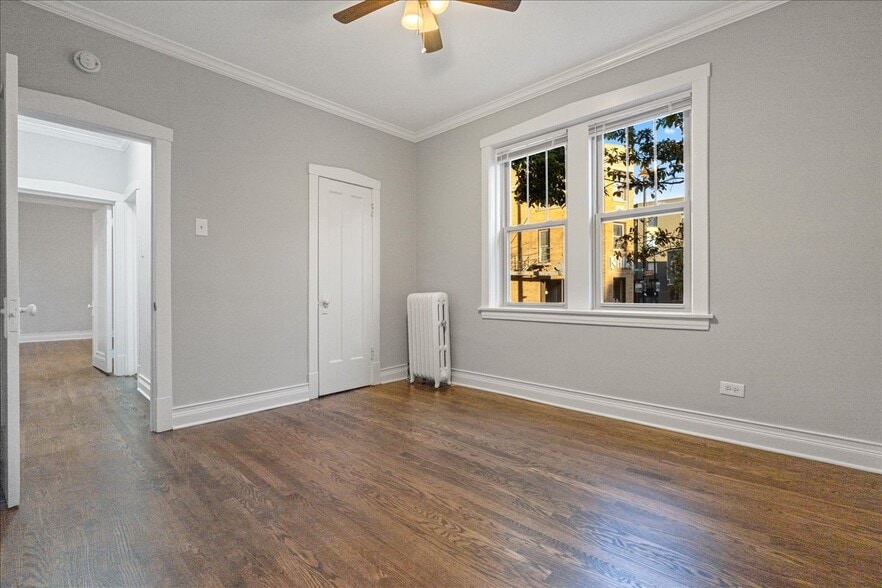 Building Photo - 905 W Altgeld St