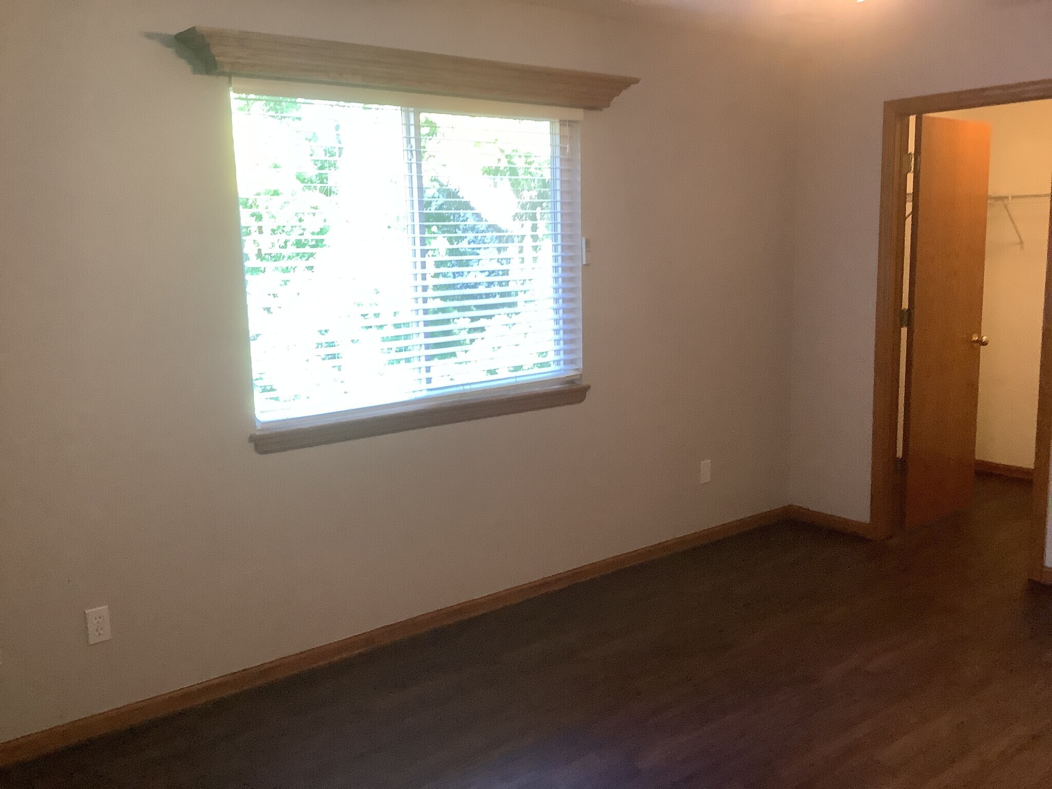 Building Photo - 1057 Kennedy Dr