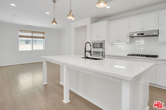 Building Photo - 3971 Somerston Way
