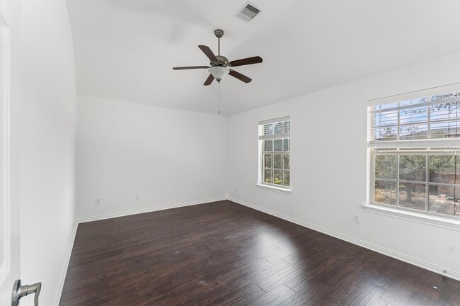 Building Photo - 1922 Boren Dr