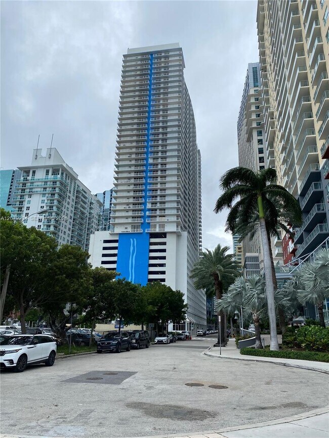 Building Photo - 1200 Brickell Bay Dr