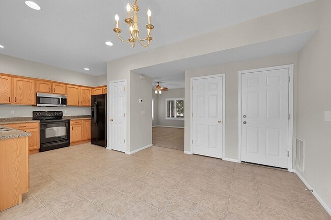 Building Photo - 8361 Newbury Way
