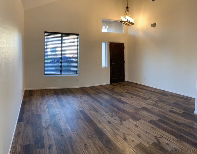 Building Photo - 309 Teal Ridge Hills Dr