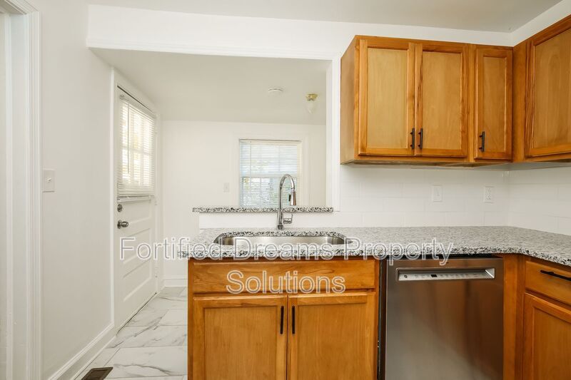 Building Photo - 2513 Timber Ln