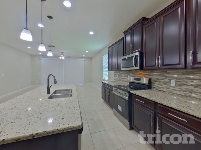 Building Photo - 2316 Oxmoor Dr