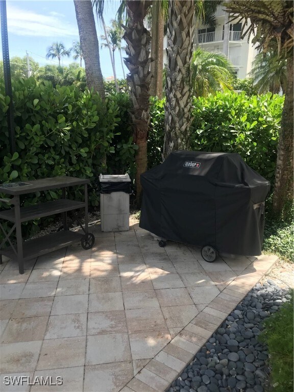 Building Photo - 216 Banyan Blvd