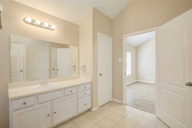 Building Photo - 17231 Hollow Sands Ct