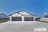 Building Photo - 602 E Martens Ct