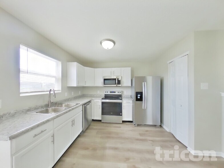 Building Photo - 2869 Ludwig Dr