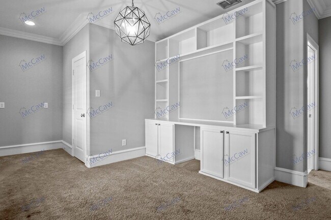 Building Photo - 857 N Glasgow Dr